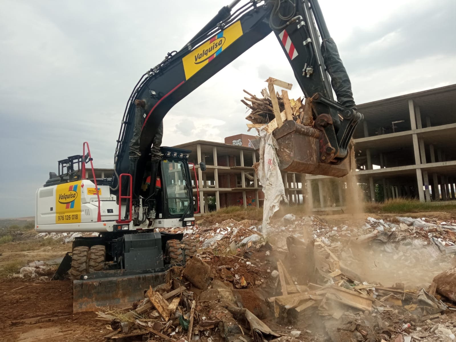 Empresa de demoliciones y derribos en Arganda del Rey — Deco Excavaciones con maquinaria propia