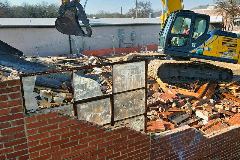 Empresa de demoliciones y derribos en Torrejón de Ardoz — Deco Excavaciones con maquinaria propia