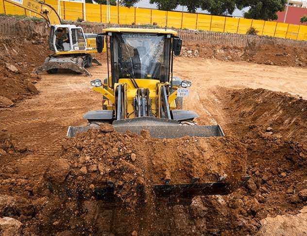 Servicio profesional de movimiento de tierras, excavaciones y vaciados en Mejorada del Campo — Deco Excavaciones