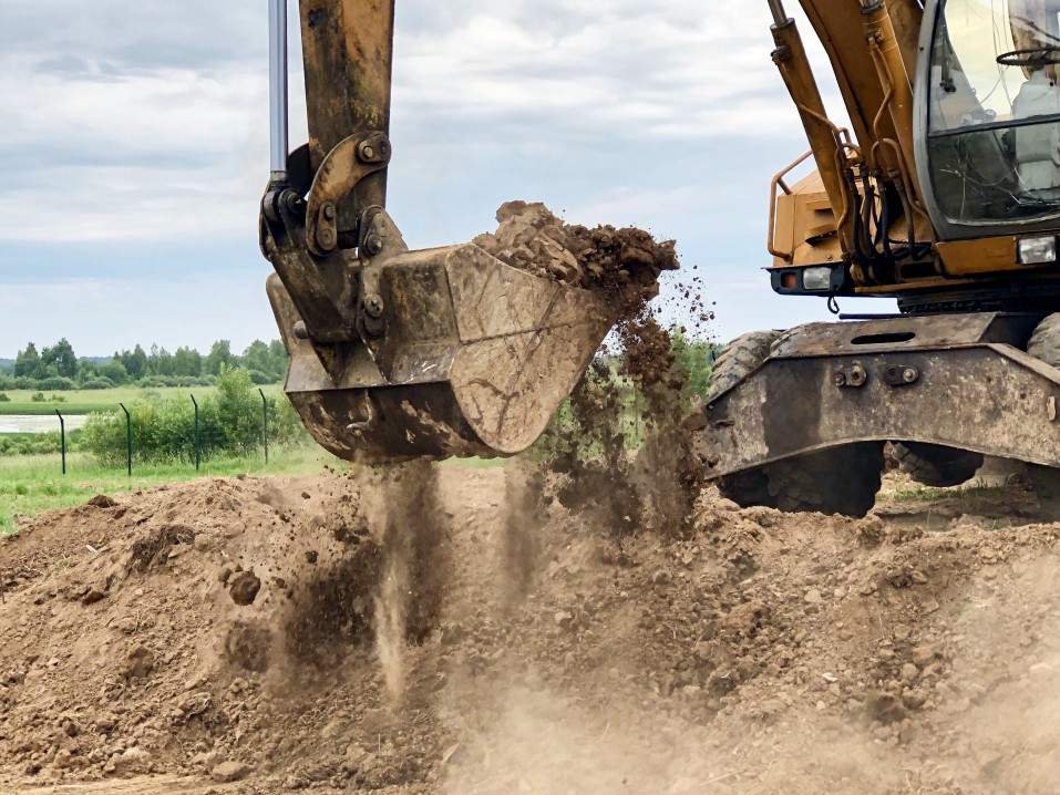 Servicio profesional de excavaciones, vaciados y zanjas en Daganzo de Arriba (Casco Urbano, Los Pinos y Polígonos Industrial San Bartolomé) — Deco Excavaciones