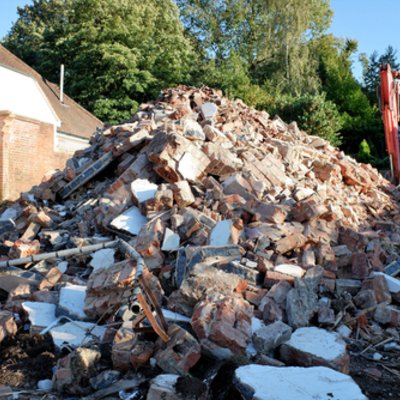 Servicio profesional de retirada de escombros, sacas Big Bag y camión RCD en Alcorcón, Las Retamas, Ensanche Sur y Polígono Urtinsa — Deco Excavaciones